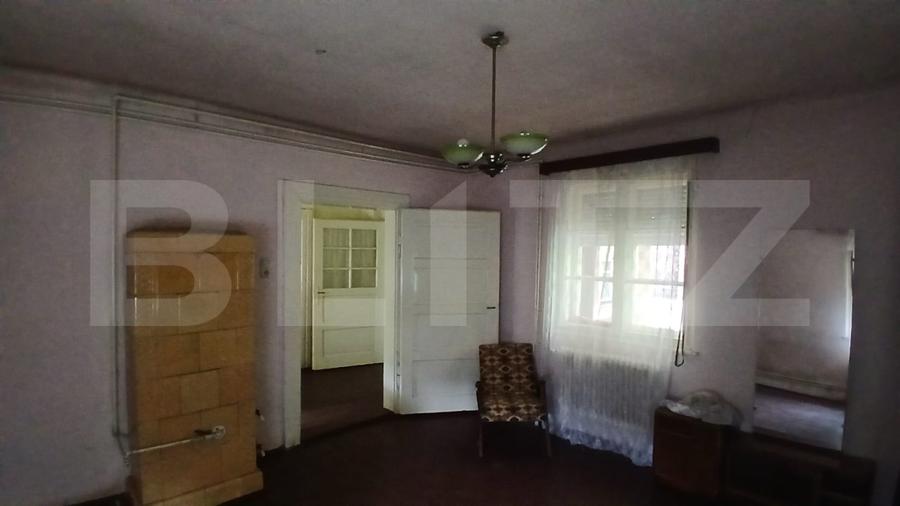 Casa cu trei camere, 73 mp, zona Reghin