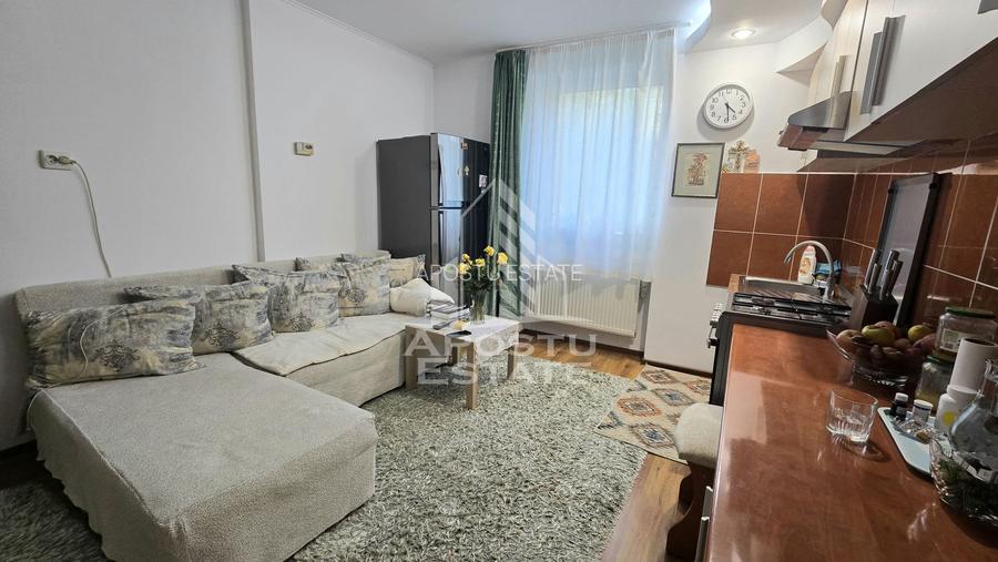 Apartament de vanzare cu 2 camere, centrala proprie, parter inalt, zona Ronat - 2