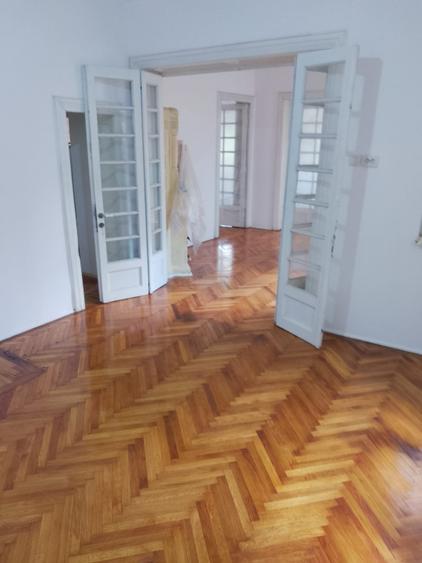 APARTAMENT 3 CAMERE- SPAIUL UNIRII- GRADINA- LOC PARCARE