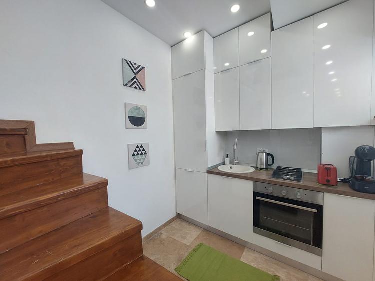 Inchiriere apartament 2 camere tip duplex, Universitate, Teatrul National