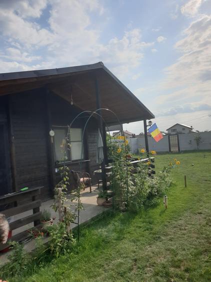 Casa de vanzare - constructie din lemn pe structura de beton