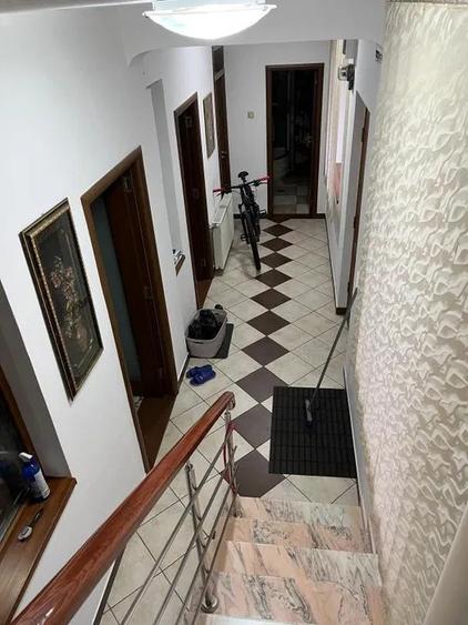 Casa de inchiriat la jum dis intre statiile de M tineretului si eroii revolutiei