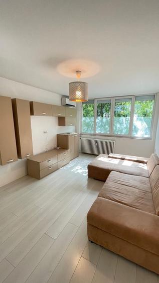 APARTAMENT SPATIOS ZONA KISELEFF