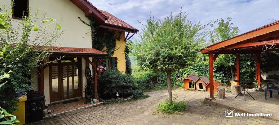 Casa/Duplex cu 2 apartamente separate- Gradina si Priveliste de Vis in Baciu