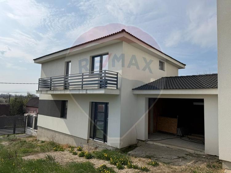 Casă de vânzare semifinisată, 4 Camere 145 mp utili,Făcliei