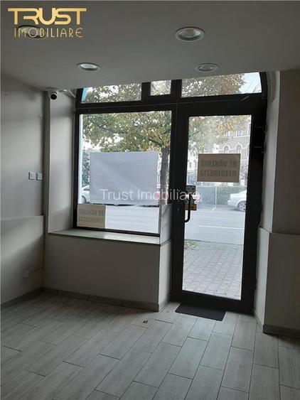 Spatiu Comercial l zona Centrala l 20 MP + 20 MP Pod - 4
