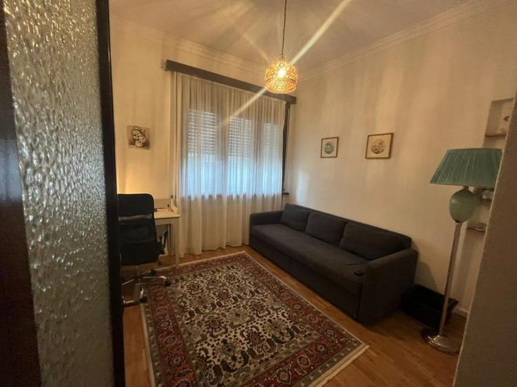Vanzare jumatate vila arhitectura modernista Cotroceni cu 2 garaje terasa 54mp