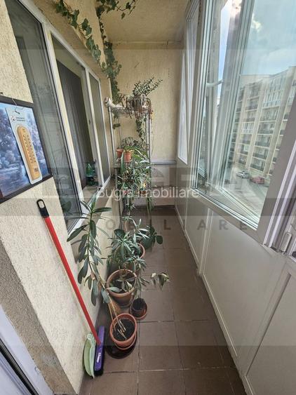 Apartament cu 2 camere, 50 mp, etaj intermediar, parcare, zona Pertrom - 5