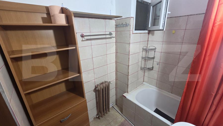 Apartament de vânzare cu 2 camere, decomandat – Zona Industrială