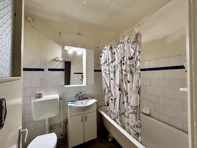 Apartament 2 cam, semidecomandat, Centrala Proprie, Centru, Ploiesti