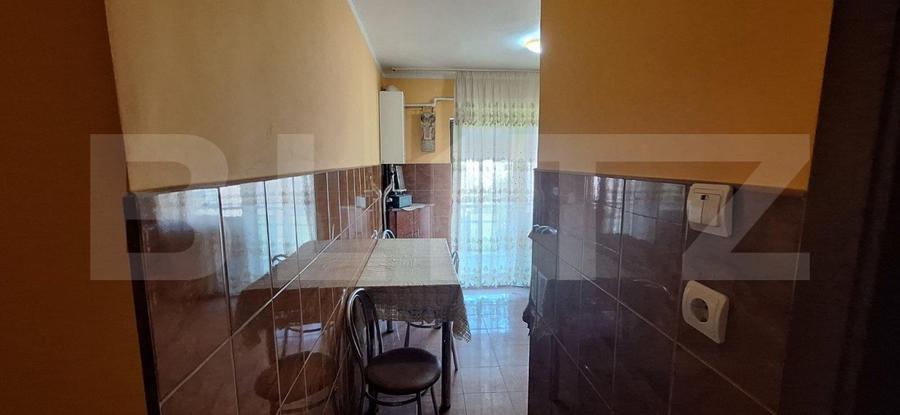 Apartament 2 camere , cu 2 balcoane și pivnița , zona Micro 17
