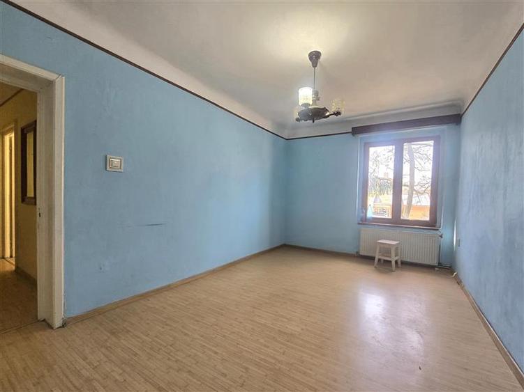 Apartament de vanzare ultracentral Bacau, etaj 1, pozitie premium