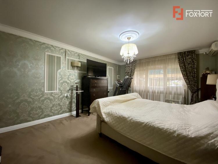 Casa cu 6 camere de vanzare in localitatea Sanandrei, zona Centrala