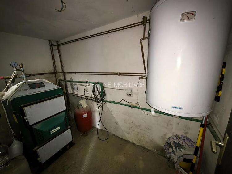 Casă individuală 4 camere 2 garaje 150 mp + anexa și gradina - 16