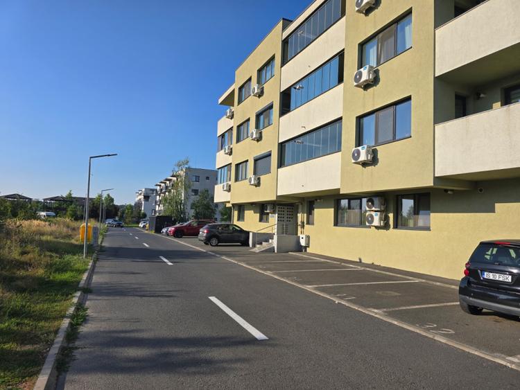 Apartament sptios Otopeni, parcul Unirii, utilat si mobilat. bloc cu lift
