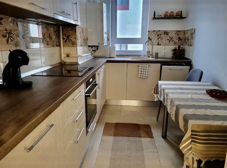 Garsoniera Maurer bloc nou cu lift | Parcare | doar 3 minute de Coresi