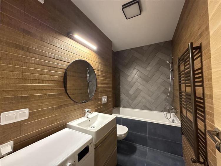 Apartament doua camere Pietonal Coresi Avantgarden ( Kasper )