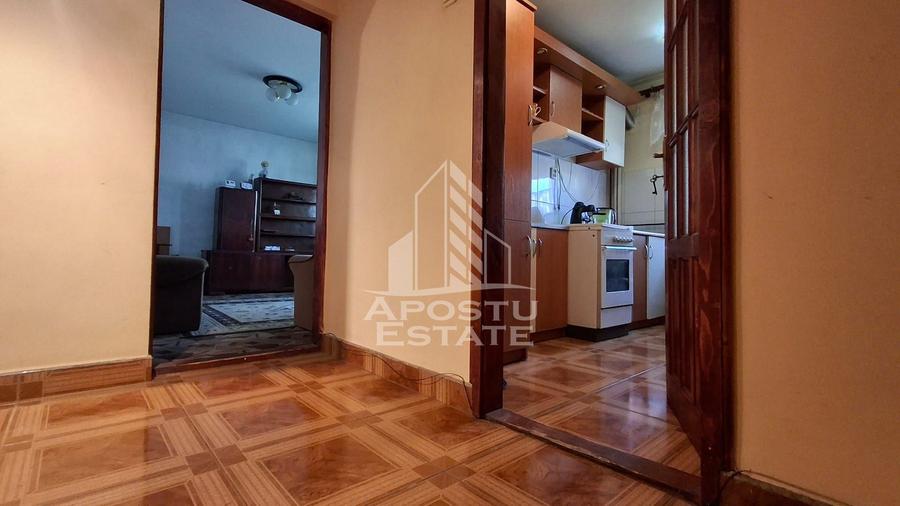 Apartament 3 camere la parter – ideal locuinta sau afacere,