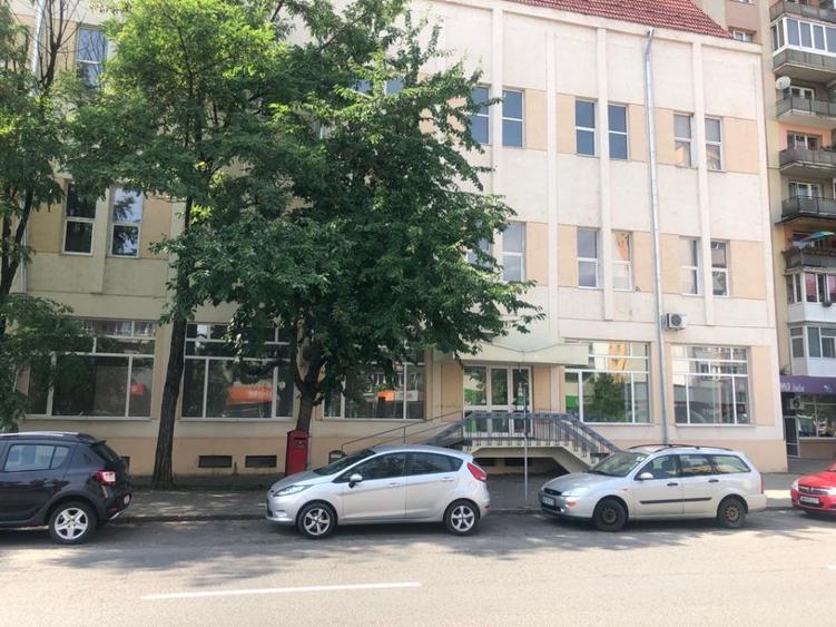 SPATIU COMERCIAL CU DESCHIDERE 30 ML LA BULEVARDUL REVOLUTIEI