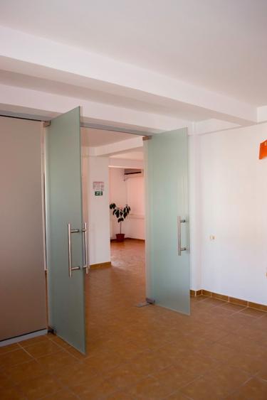 Spatiu comercial cu destinatie birouri, cabinete