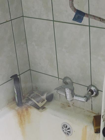 Vand apartament str. Gheorghe Lazar 19 , ap.1, 2 camere, baie, bucatarie ,parter
