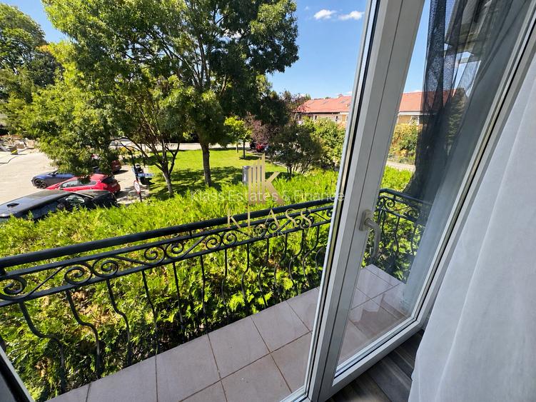 Casa modernă de vânzare, 5 camere, grădină privată și garaj! - 10