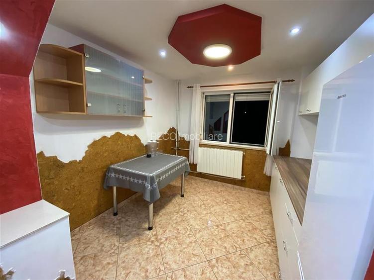 RECO Apartament 3 camere decomandat de inchiriat in Rogerius. - 12