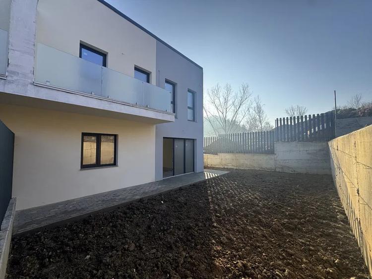 Duplex de vanzare, D+P+E, garaj 190mp utili, Tauti