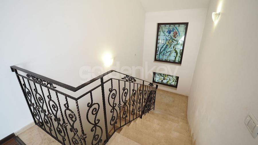 Vilă ideala pentru familii cu 6 camere si piscina