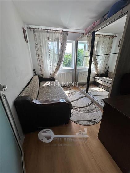 Apartament 3 camere semidecomandat Pacurari - Etaj 3 - 4