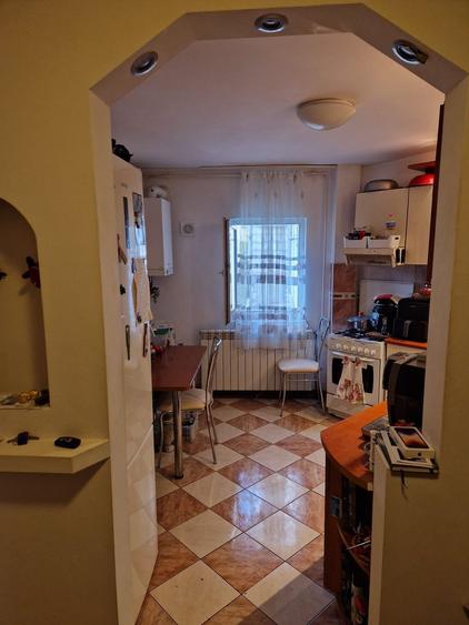Soarelui | 3 Camere | Etaj 1 | Centrala proprie | Boxa