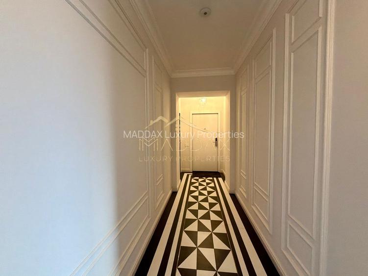 Penthouse cu 4 camere // terasă 70 mp / 200 mp / 3 parking / Straulesti