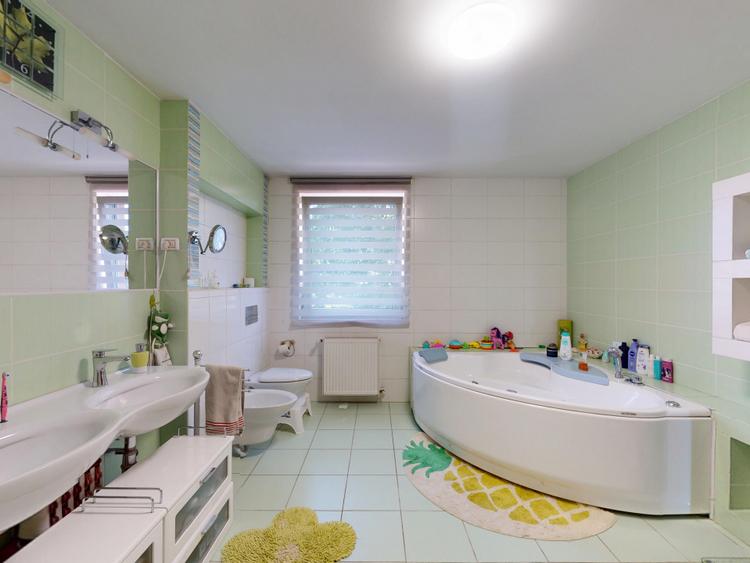 Vila Exclusivistă cu Piscina, Panouri Solare si Sala de Fitness - 0% COMISION