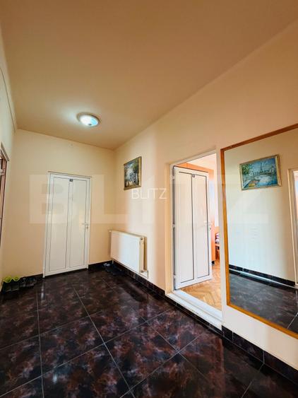 Casa individuala - 9 camere, 369 mp, 868 mp teren, zona Micro 1 - 14