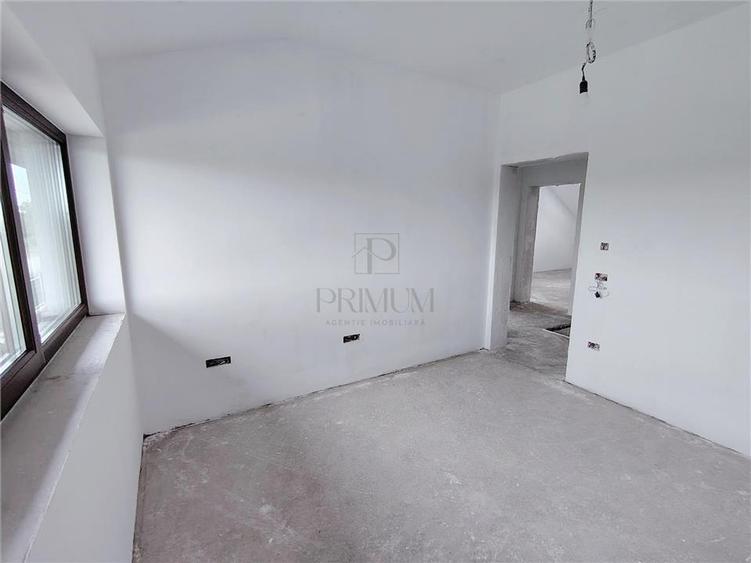 DUPLEX CU TOATE UTILITATILE - 5 CAMERE - CURTE AMENAJATA