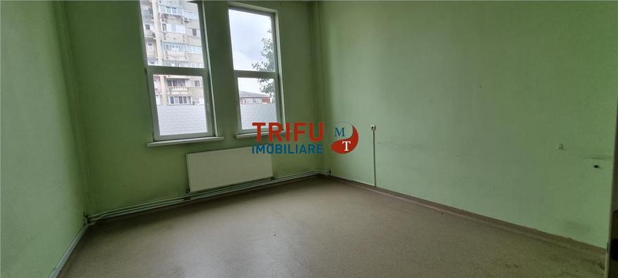 Spatiu comercial 270 mp de inchiriat Cetate pretabil clinica medicala