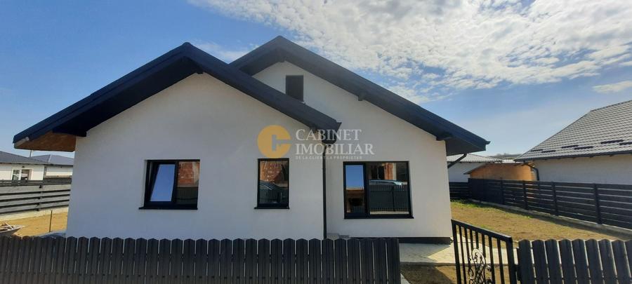 🏡 CASĂ DEOSEBITĂ  PLAN PARTER + MANSARDĂ  - VOINESTI - 110.000 EURO 🏡