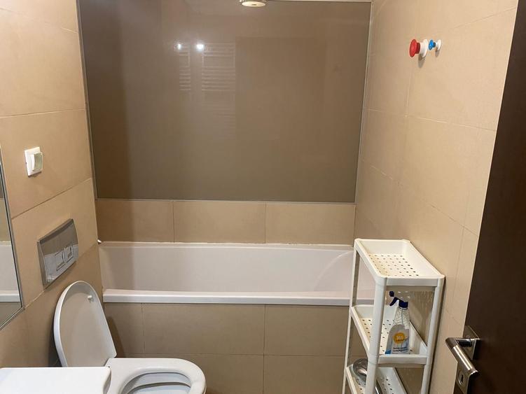 Aviatiei Pipera, 2001, 93mp, 2 bai,