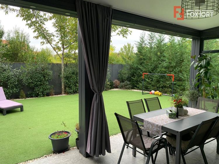 Duplex de vanzare cu 5 camere si 3 bai, zona Mehala