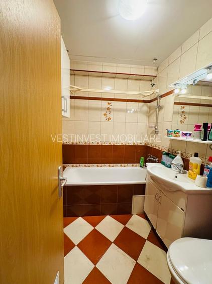 Apartament cu 3 camere pe str. Aluminei langa Liceul Ortodox - 7
