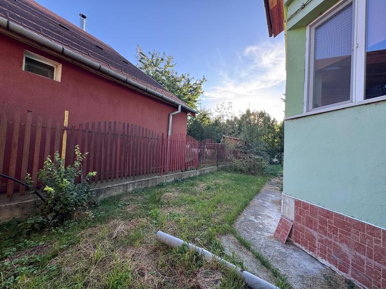 Tractorul, str. Aluminiului, casa de inchiriat, 5 camere, mansarda, garaj