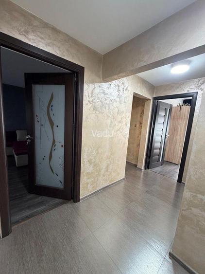 Apartament cu 2 camere și balcon închis în Filiași - 5