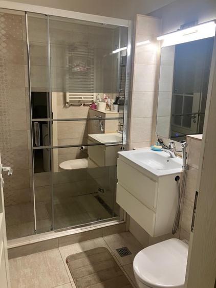 Proprietar-apartament cu 3 camere ,ultracentral,garaj,boxa si vedere spre cetate