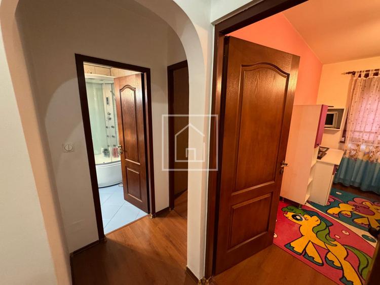 Apartament 3 camere decomandat, mobilat complet, zona Valea Aurie