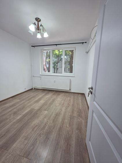 Apartament cu 3 camere de inchiriat in zona Piata Resita