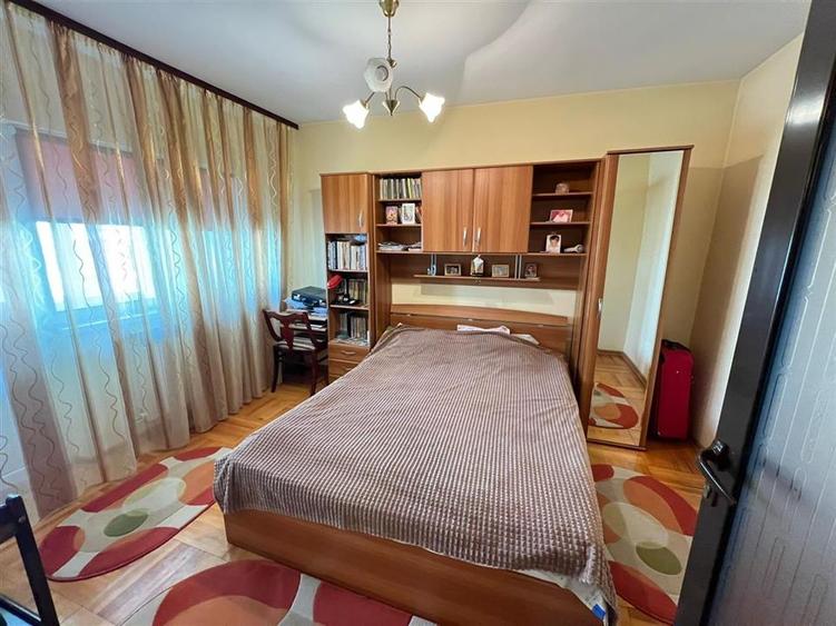 Apartament 3 camere, ultracentral, etaj 9, renovat ,mobilata si utilat