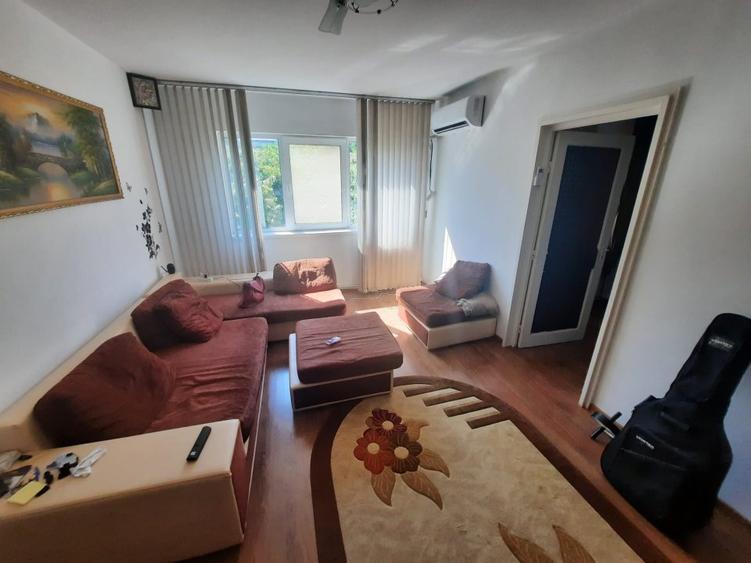 Apartament cu 2 camere, etajul 3/4, zona Podu Ros