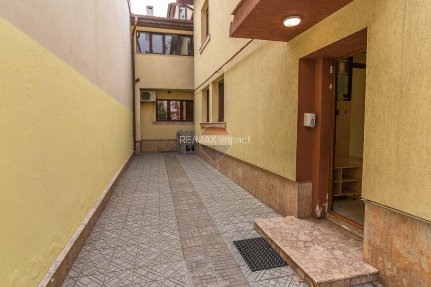 Casa / Vila cu 7 camere de inchiriat în zona Victoriei - 2