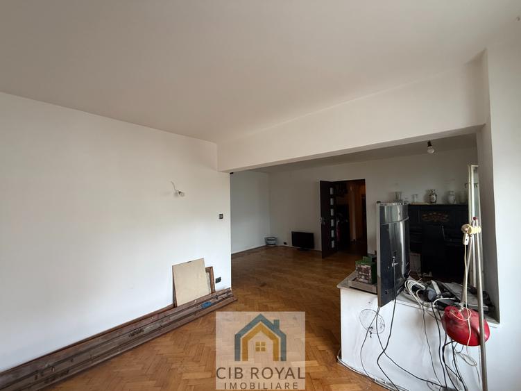 Vanzare apartament 4 camere Calea Mosilor