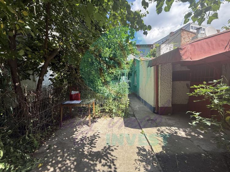 "Casa bunicii" pe un lot de teren de 307 mp